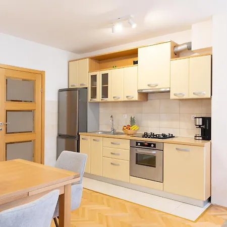 In With Wifi Makarska